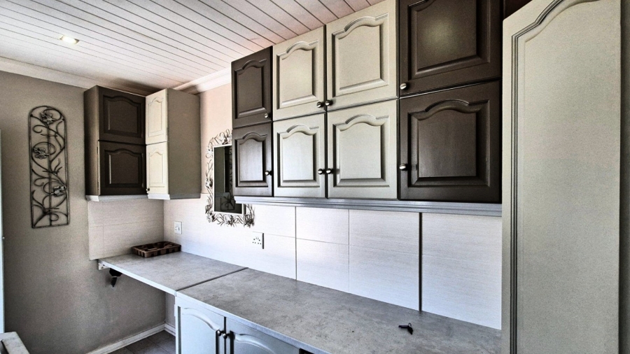 3 Bedroom Property for Sale in Hartenbos Central Western Cape